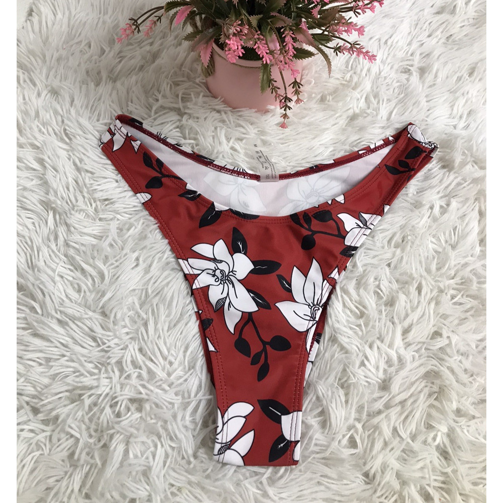 Hight Waist Women's Poppy Garden Beach Swimsuit Bottom Medium Cherry Red NWOT